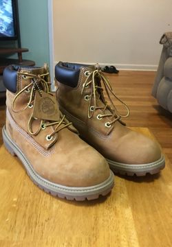 Timberland leather waterproof boots size 5 men or will fit 6.5 women