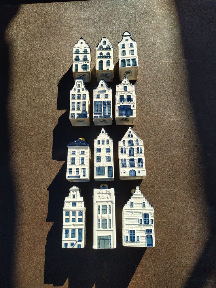 12 Blue Delft mini houses, KLM Airlines business class gifts