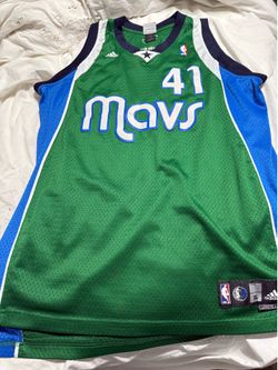 Nowitzki jersey