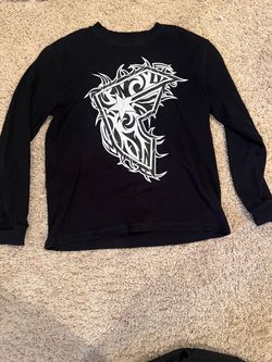 BLACK LONGSLEEVE WITH F