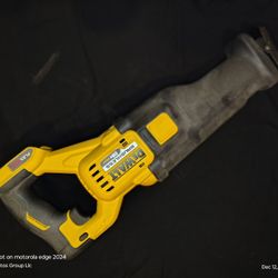 DeWalt Saw