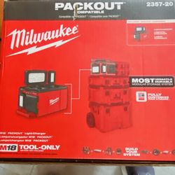Milwaukee Light+charger M18 Pack out Compatible 