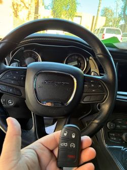 Car keys/ llaves de carro