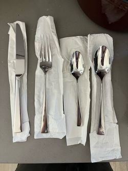 MIKASA Stainless Steel Flatware Set – 4 Pieces (Brand new)