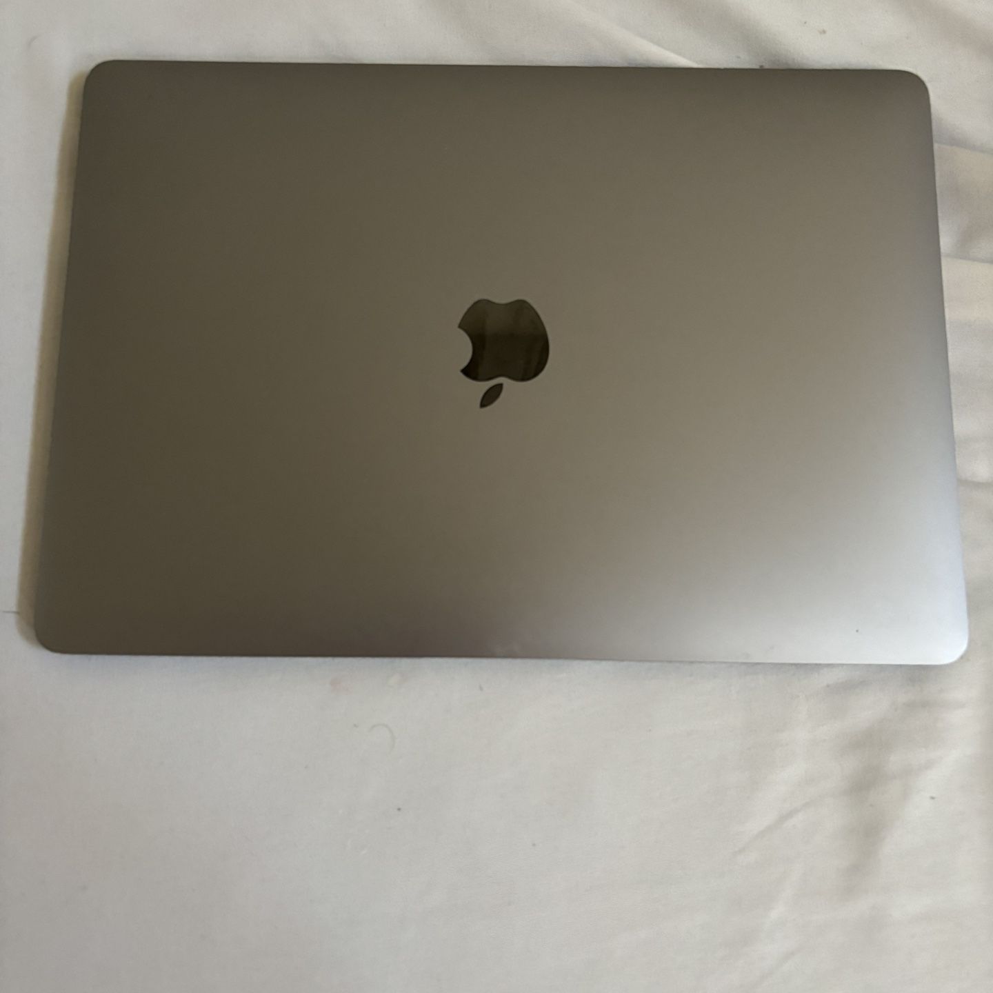 MacBook Air 13.3" Laptop - Apple M1 chip - 8GB Memory - 256GB SSD - Space Gray