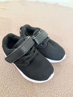 Toddler Black Mesh Sneakers with Velcro Strap size 6