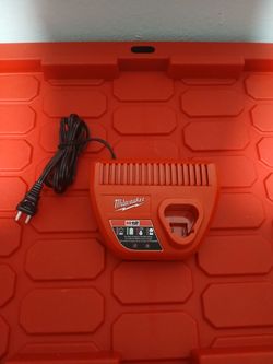 Milwaukee M12 Charger New!
