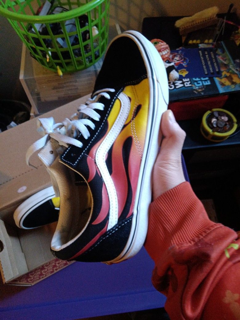 Old School Flame Low Vans Size 10