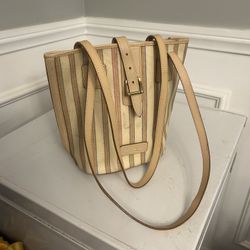 Like New Dooney And Bourke Handbags