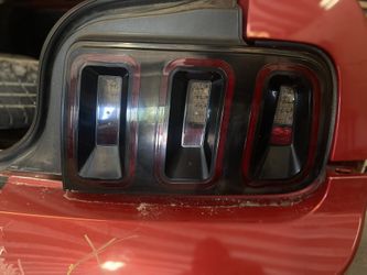 Left and Right 05-09 Mustang Taillights