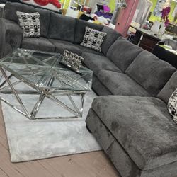 Beautiful Entertainment Style Nice Couch New 
