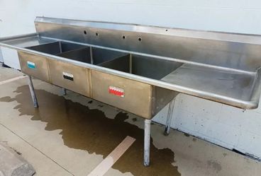 Commercial 3-Bay Deep Sink w/ Huge Drainboards & XL Compartments!