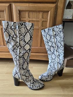 9.5 Kenneth Cole Boots