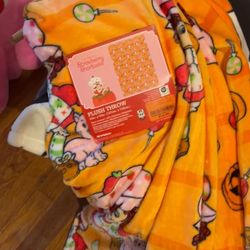 Strawberry shortcake blanket new