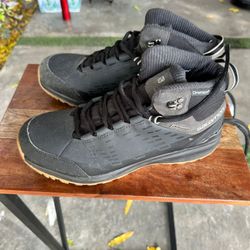 Salomon Work Shoes SIZE 11 Waterproof 