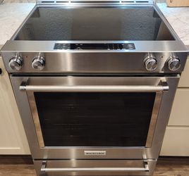 Stainless Steel Kitchenaid 30-inch electric glass top stove