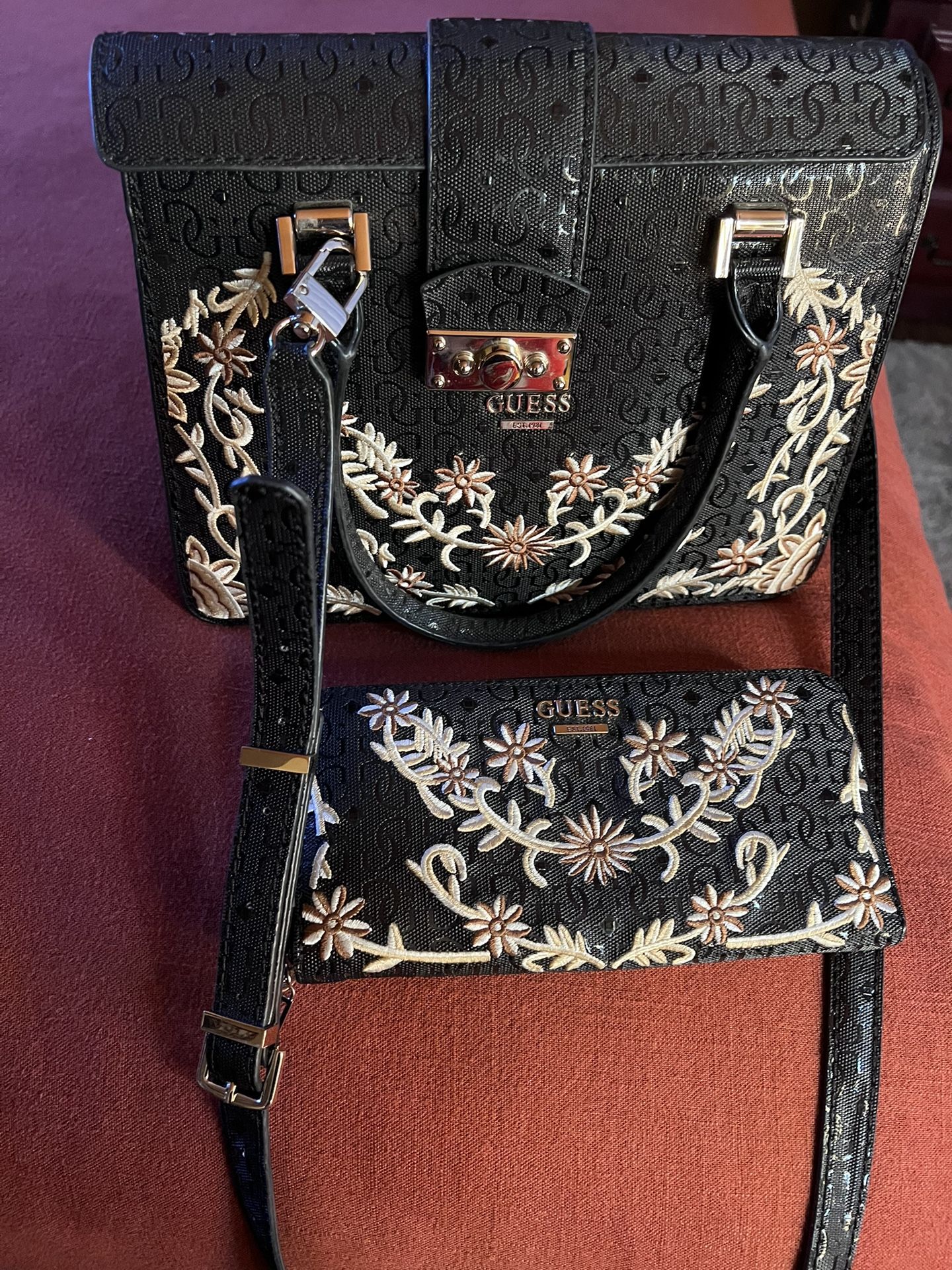Guess Purse And Wallet
