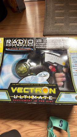 Radio controlled flying saucer