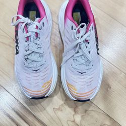 Hoka women shoes size 7