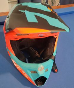 V3 Limited Fox Racing Motocross Helmet