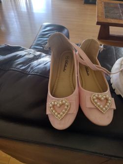 Pink girl shoes size 3 kids