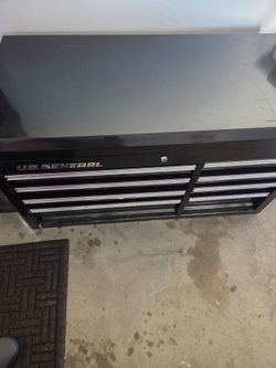 Tool chest
