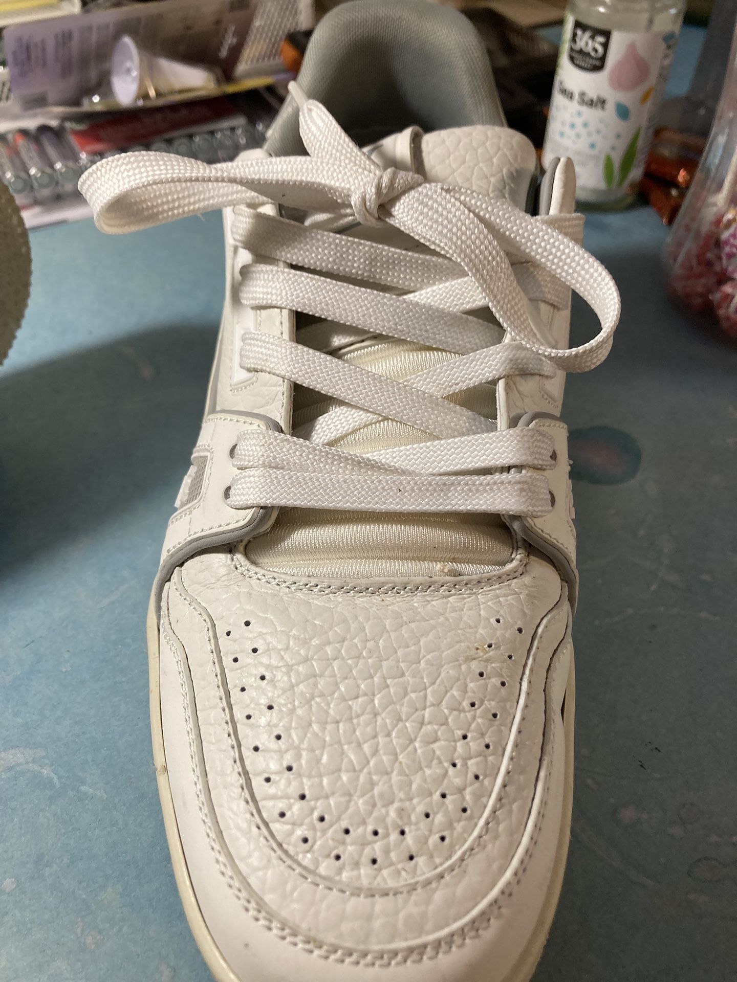 Louis Vuitton スニーカー #5L ホワイト Louis Vuitton #5L White Sneakers Are