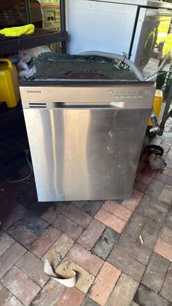 Samsung 24-inch Front Control Built-In Dishwasher