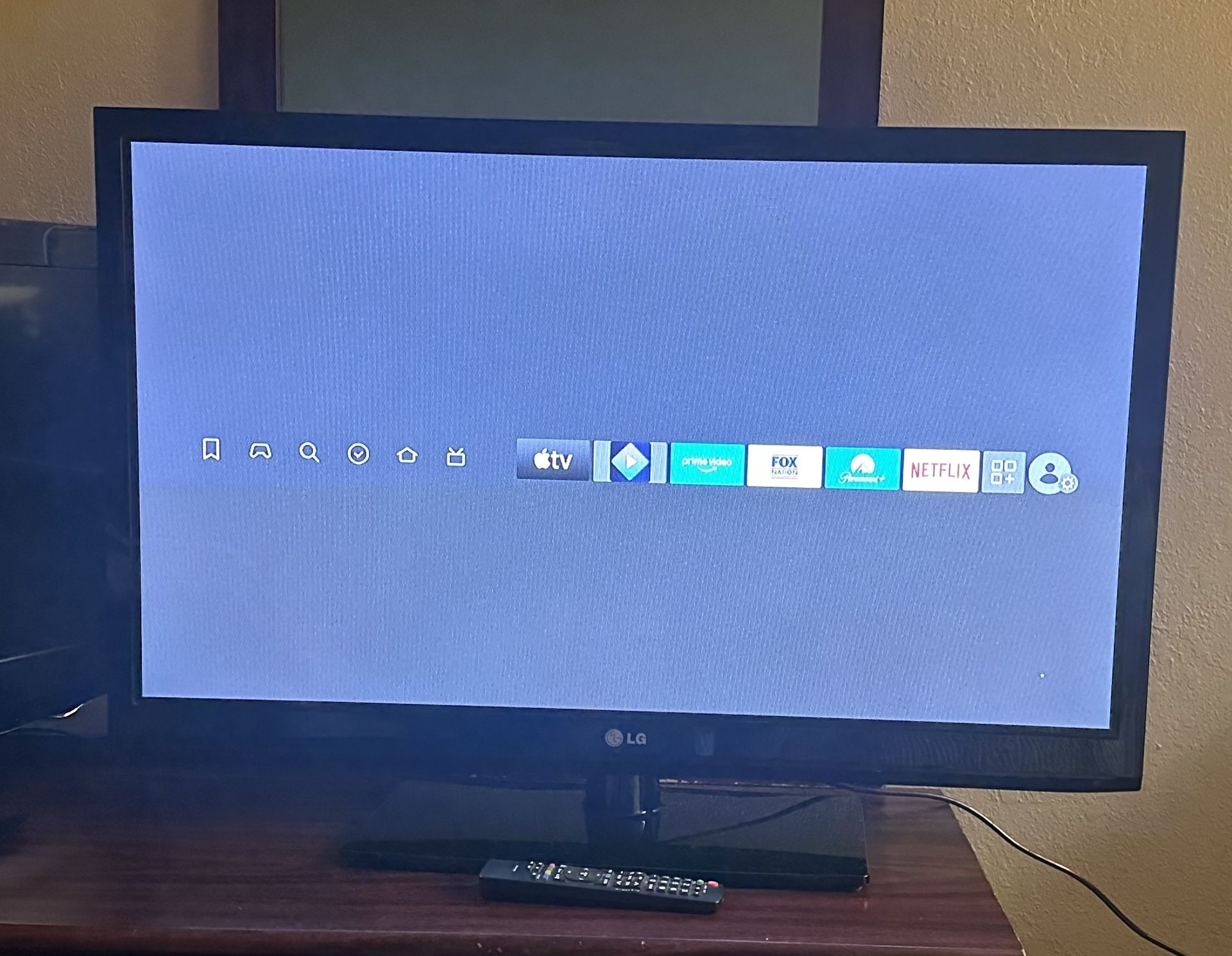 LG 42” TV w Remote
