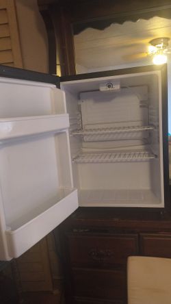 Mini Compact Refrigerator with safety cord