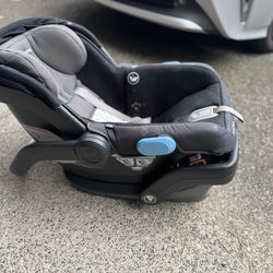 Uppababy Car Seat and Base
