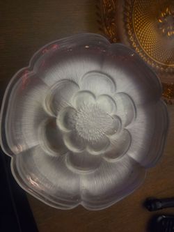 Clear Glass Flower-Shaped Decorative Bowl