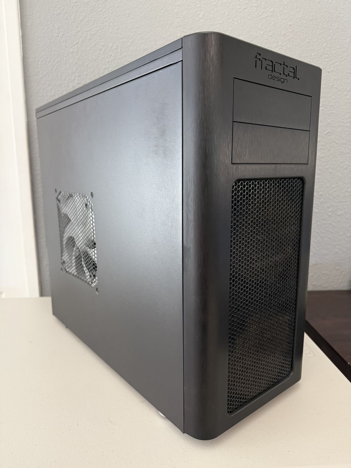 Fractal Design Desktop Computer Case
