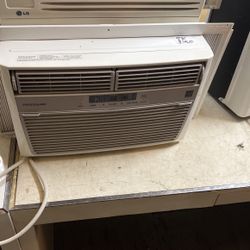 8,000 Btu Frigidaire Air Conditioner
