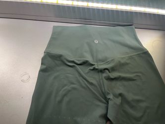 Lululemon size 8
