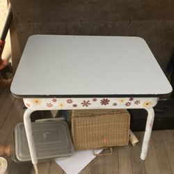 Small Kids Desk With Storage Inside