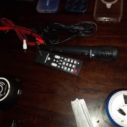 Maxpower Microphone With Remote 