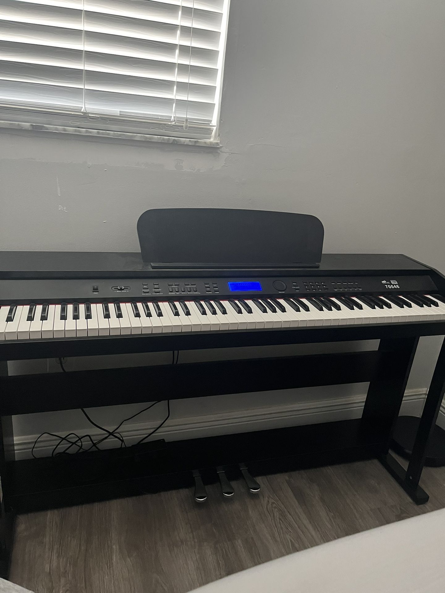 vidaXL 70046 88-key Digital Piano with Pedals Black Melamine Board