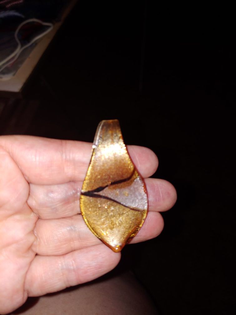 Glass leaf necklance pendant.