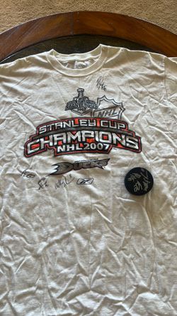 Ducks signed Stanley cup shirt
