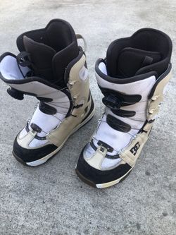 DC Snowboarding boots Men size 6