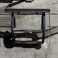 Buy As Is (no Mounting Brackets  ) 2001 - 2007 Chevy Silverado 2500HD / 3500 hd Grille Guard Push Bar / Tumba Burros Auto Car Parts 