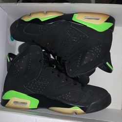 3pairs Of Retro Jordan 12s , Jordan Retro 13s Jordan 6s Size 9 And 9.5 