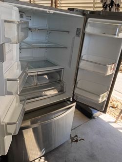 Refrigerator in excellent working condition