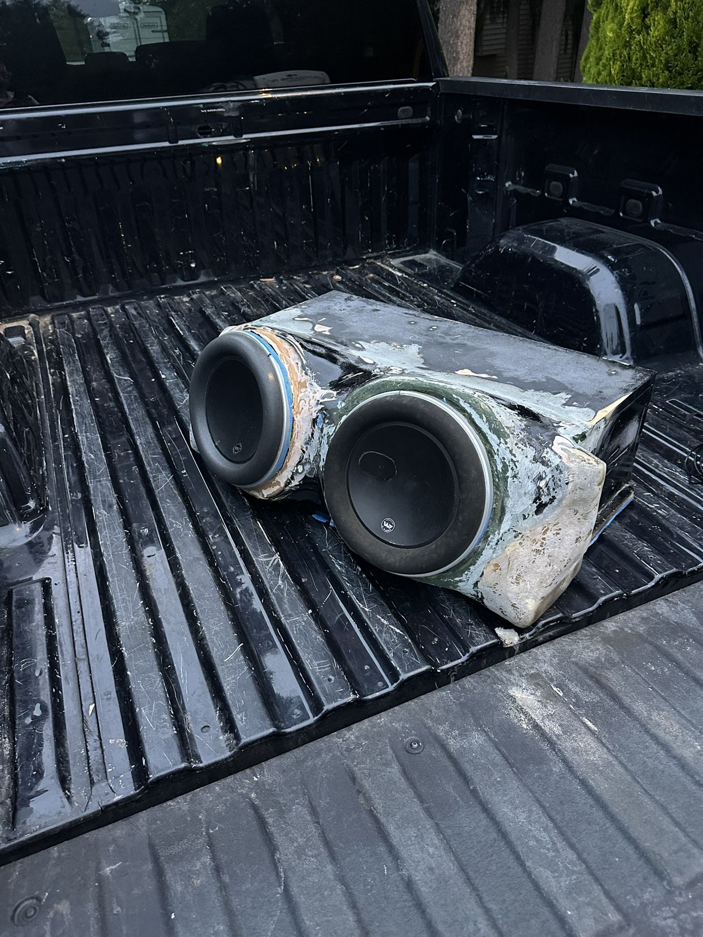 Two Jl 10w7v2 In a Sealed Box