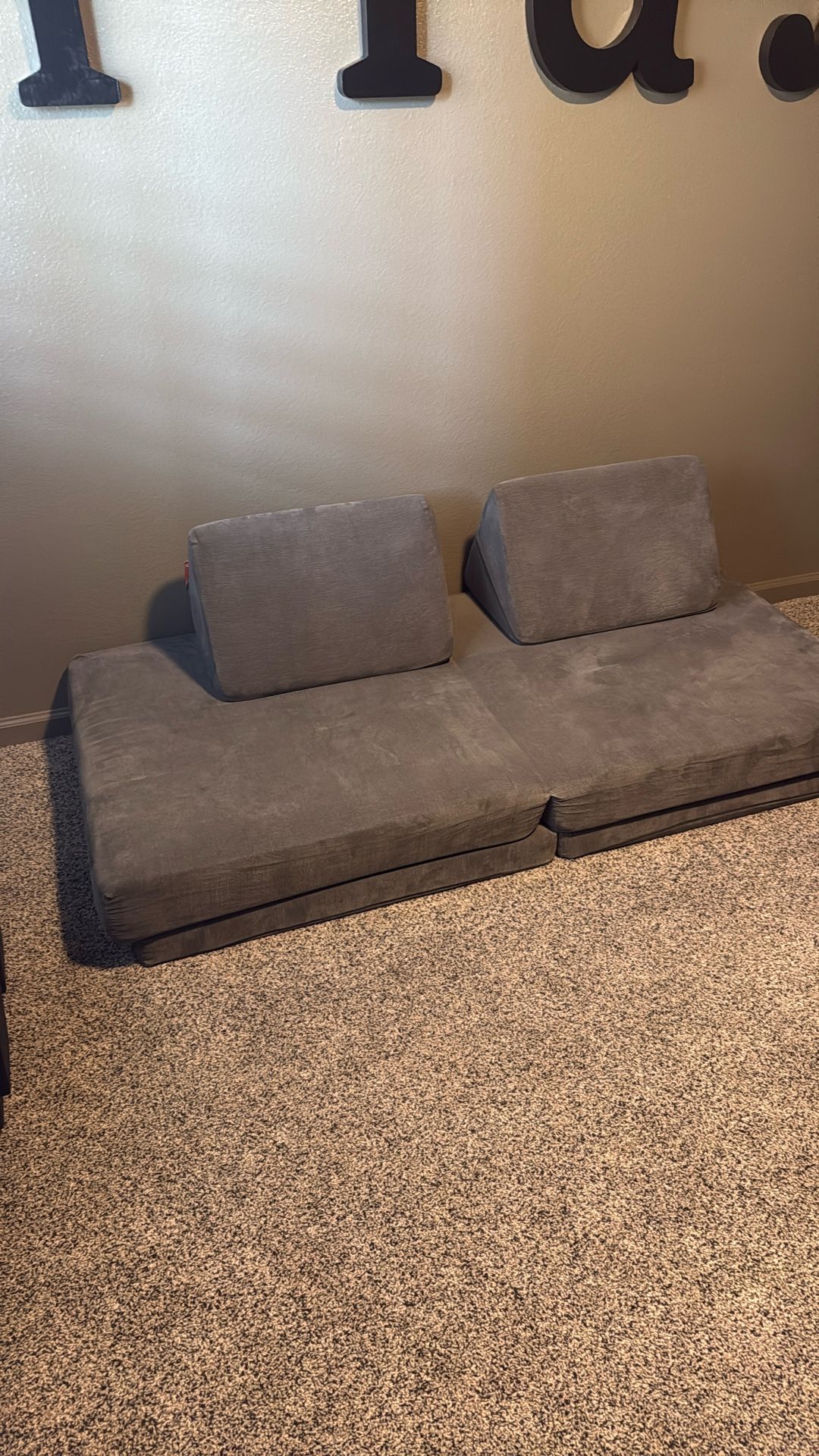 NUGGET KIDS Couch