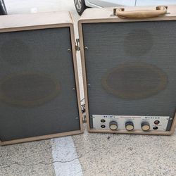 Vintage Speakers (Missing Power Cable)