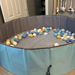 Kid’s Ball Pit With Balls