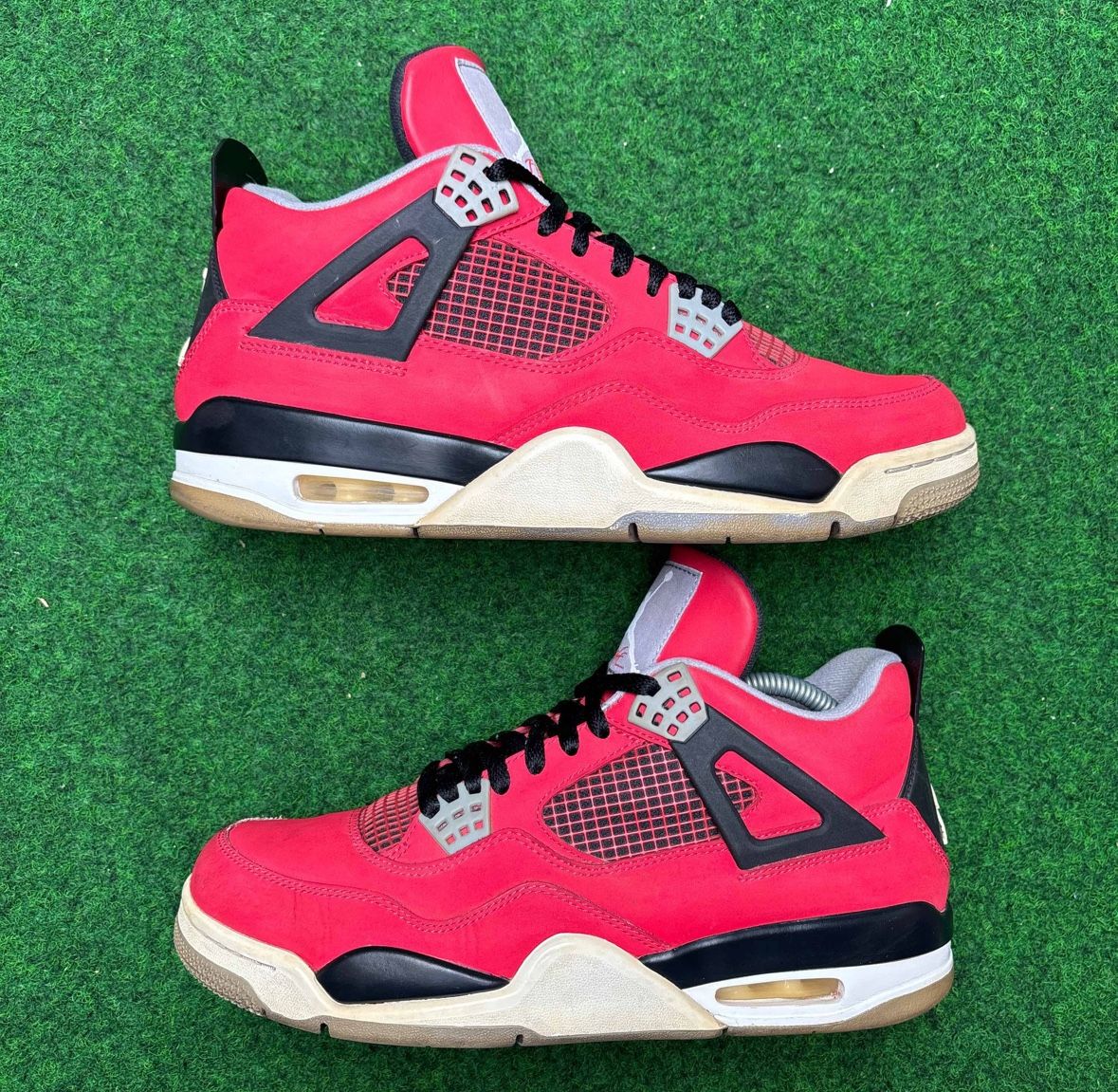 Jordan Retro 4 “ Toro Bravo “