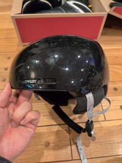 Oakley Mod1 Helmet Size Large